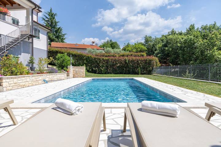 Ferienhaus Vesna mit Pool in Jakovici, Zentralistrien