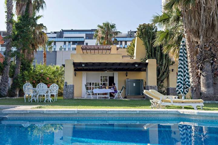Casa rural para 4 personas, con Balcón y Terraza además de Jardín y Piscina en Aguadulce - 2