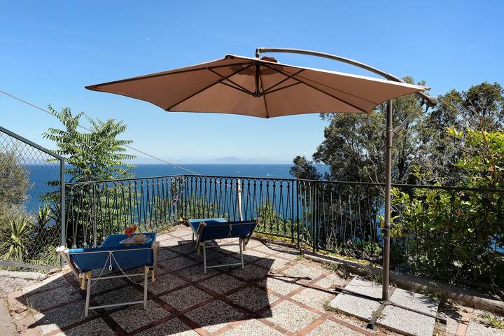 Entire apartment, Apartment 'Blue Amalfi Coast' with Sea View, Wi-Fi and Air Conditioning in Spiaggia di Sovarano, Maiori
