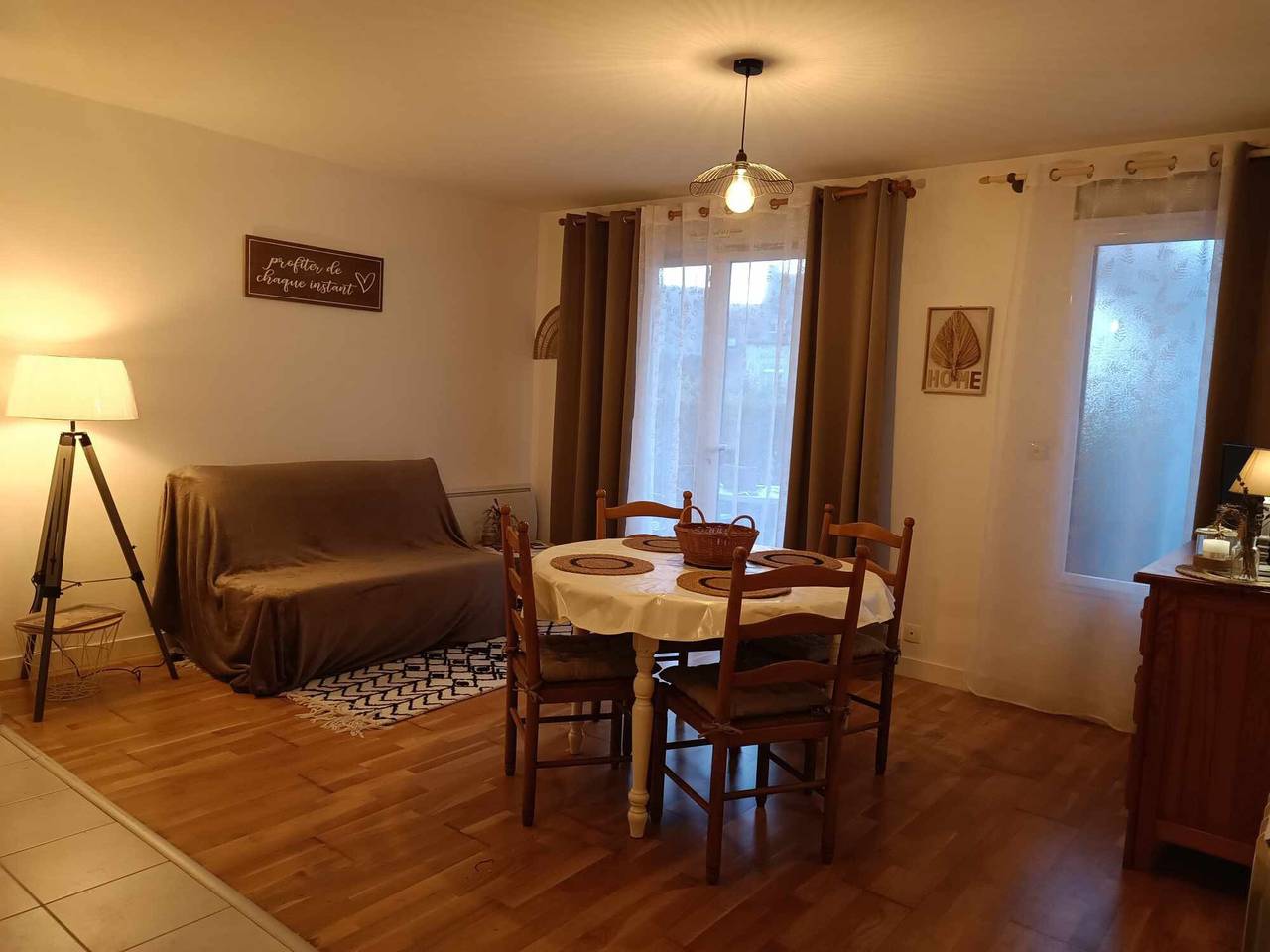 Entire apartment, Holiday Home “Séjour à Quimperlé” with Private Terrace, Garden & Wi-Fi in Quimperlé, Quimper region