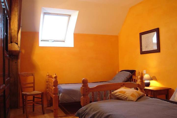 Gîte pour 4 personnes, avec jardin à Saint-Germain-en-Coglès - 3