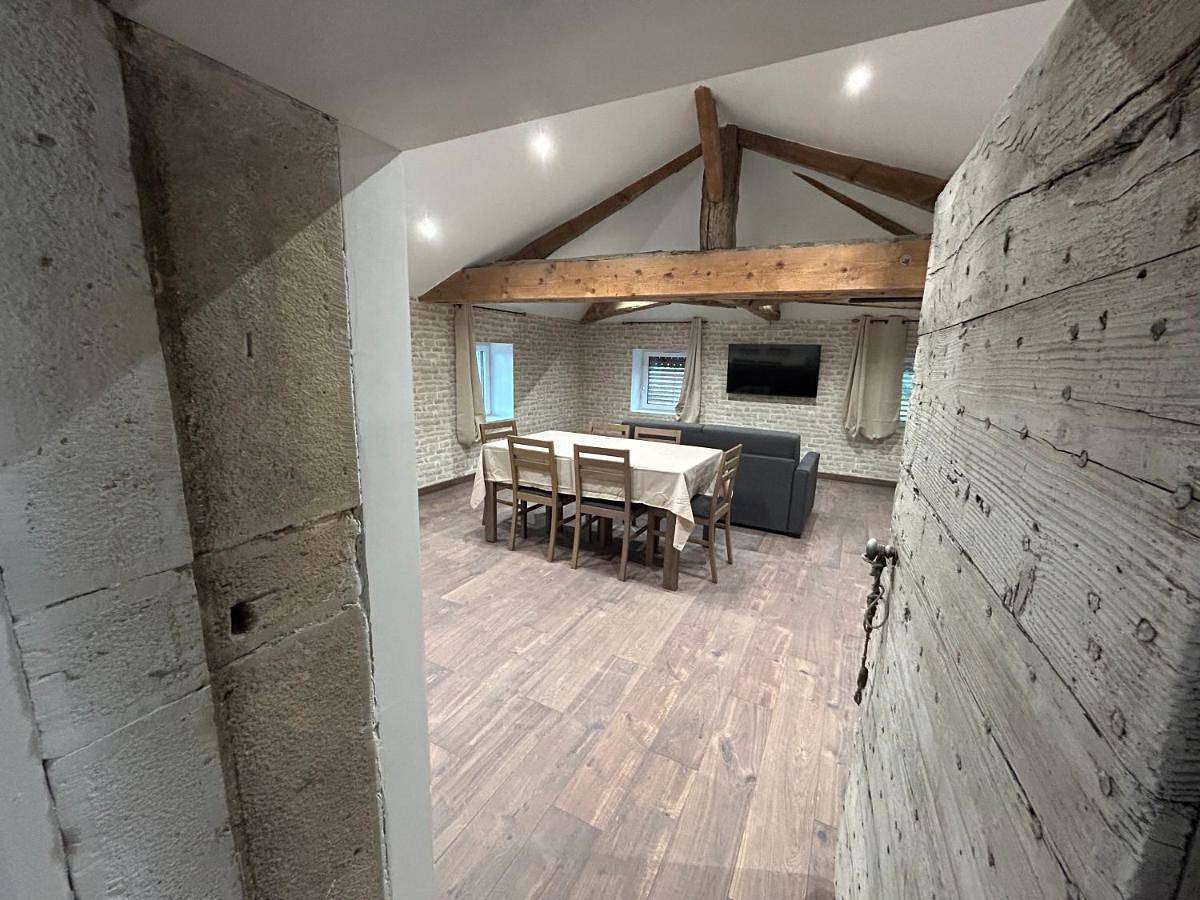Appartement entier, Le Clos des Cadots - Apt 2ème Sud in Chaintré, Région de Mâcon