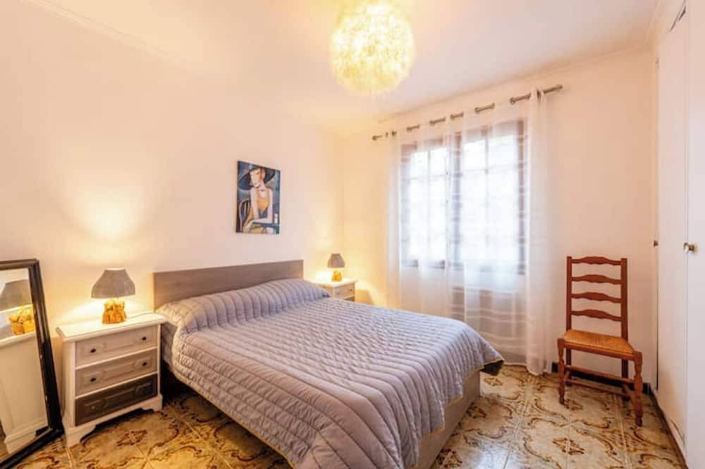 Family Hacienda with 3000 m² Garden – Sun, Space & Sea Nearby in Vinassan, Narbonne en omgeving