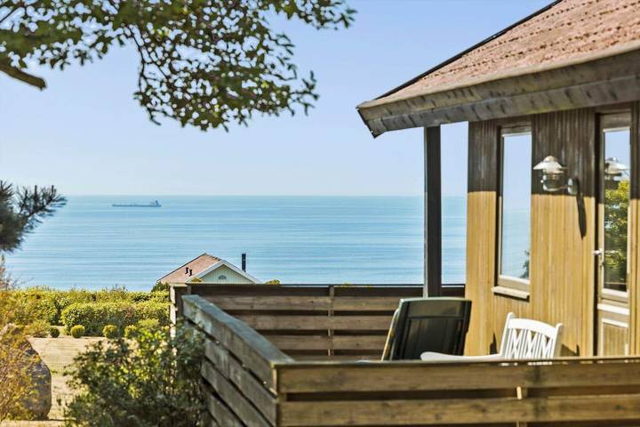 Ferienhaus mit Meerblick für 5 Personen, mit Terrasse und Garten sowie Pool und Sauna auf Bornholm
