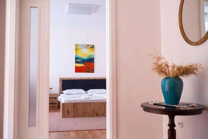 Ferienwohnung für 4 Personen, mit Garten und Ausblick sowie Balkon in Kosovo