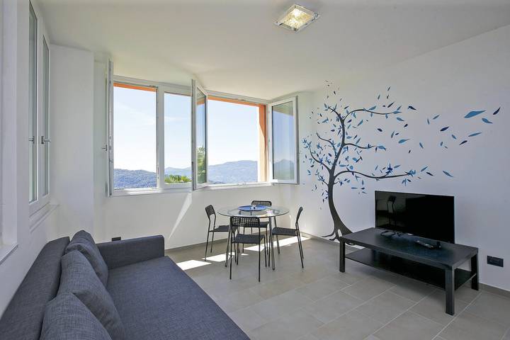 Appartamento intero, Appartamento vacanze per 4 persone con panorama in Miazzina, Lago Maggiore (Piemonte)