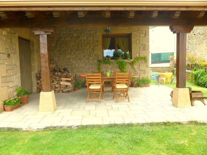 Casa de vacaciones para 10 personas, con vistas además de jardín y terraza, Se admiten mascotas en Tierra Estella - 2