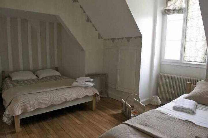 Location de vacances pour 15 personnes, avec piscine ainsi que jacuzzi et jardin, animaux acceptés à Villeherviers - 4