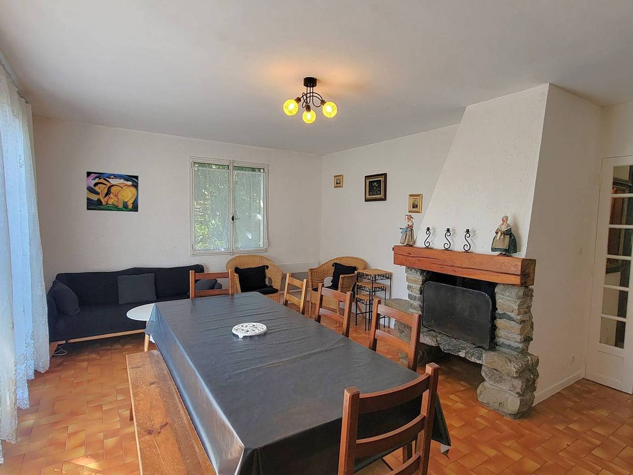 Cozy Chalet for 9 with Fireplace, Balcony, and Pets Allowed in Saint-Michel-de-Chaillol in Saint-Michel-de-Chaillol, Écrins National Park