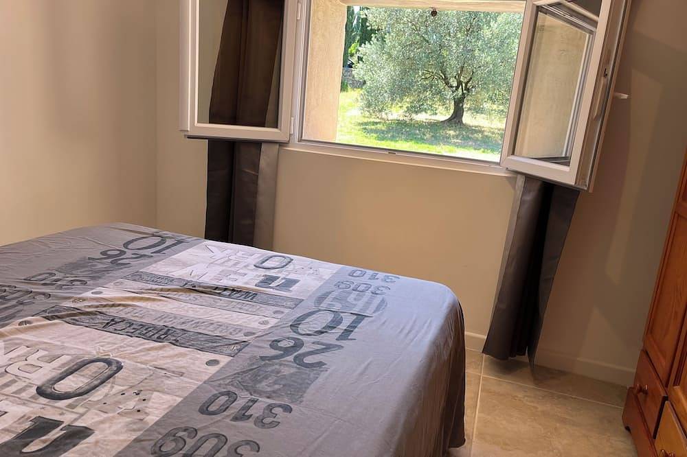 Casa de piedra provenzal en el corazón de un olivar, 2000m2 de terreno tranquilo in Ceyreste, Marsella region