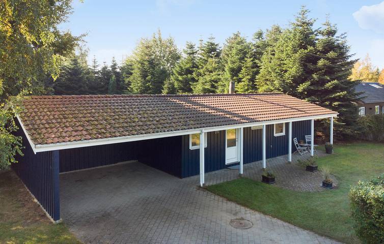 Ferienhaus für 6 Personen, mit Sauna und Garten sowie Terrasse, mit Haustier auf Seeland