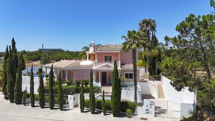 Location de vacances pour 8 personnes, avec terrasse et jardin dans Olhos de Água