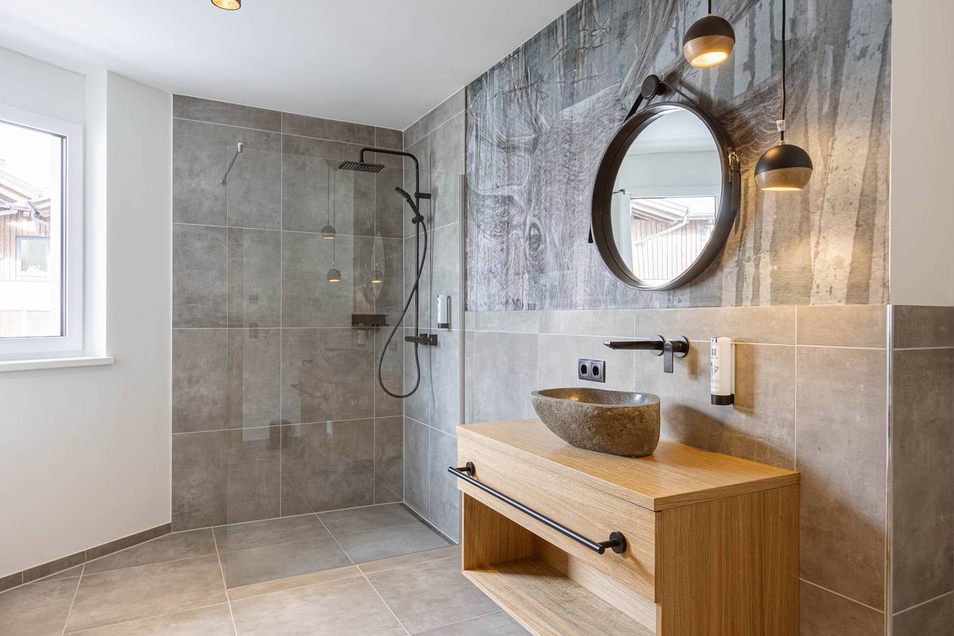 Ganze Wohnung, Ferienwohnung # 13 mit 2 Schlafzimmern und Terrasse Sv in Fiss, Serfaus-Fiss-Ladis