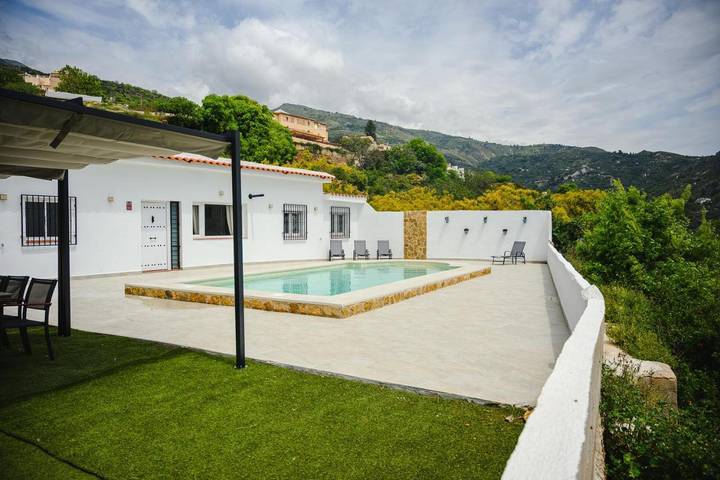 Casa rural para 5 personas, con Balcón y Terraza además de Jardín y Piscina en Lanjarón - 4