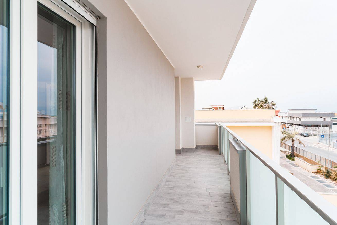 Ganze Wohnung, Ferienwohnung für 2 Personen mit Balkon/Terrasse in Trani, Via Francigena