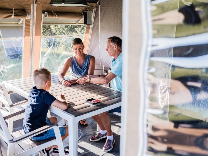 Camping für 5 Personen, mit Terrasse, kinderfreundlich in Lothringen - 4