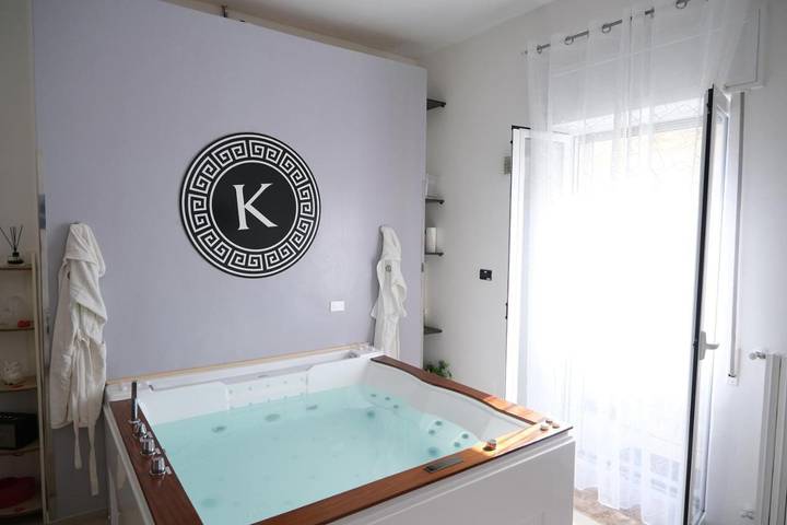 Apartament wakacyjny dla 2 osób, z balkon i widok oraz sauna, zwierzęta dozwolone w Brindisi