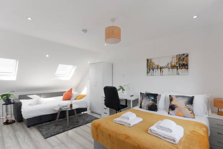 Holiday apartment for 4 people, with garden in Harrow