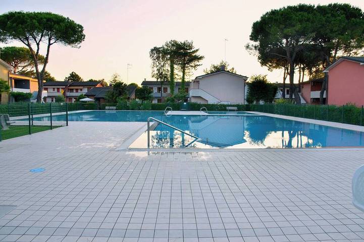 Ferienpark für 6 Personen, mit Terrasse und Pool, mit Haustier in Bibione