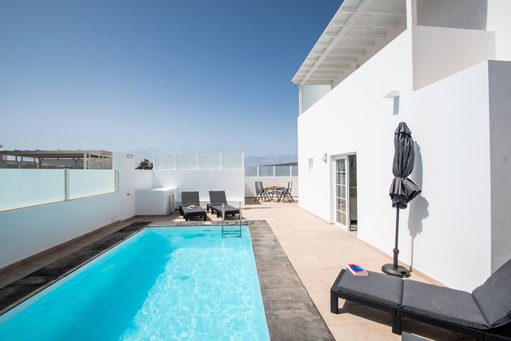 Ferienhaus 'Leize Con Piscina' mit Meerblick, Wi-Fi und Klimaanlage in Playa Blanca, Yaiza