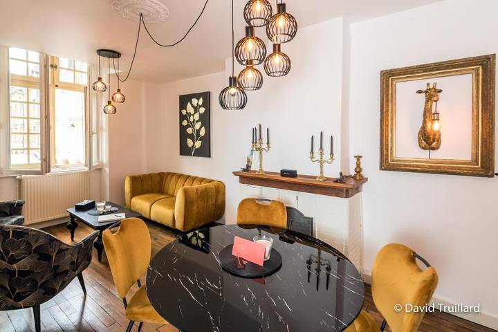 Gîte pour 4 personnes, avec Vue dans Place Ducale Charleville Mezieres