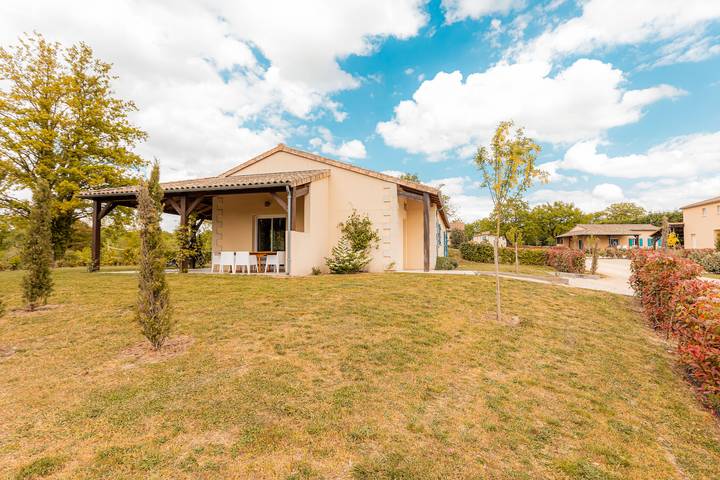 Location de vacances pour 6 personnes, avec terrasse et jardin à Vasles - 3