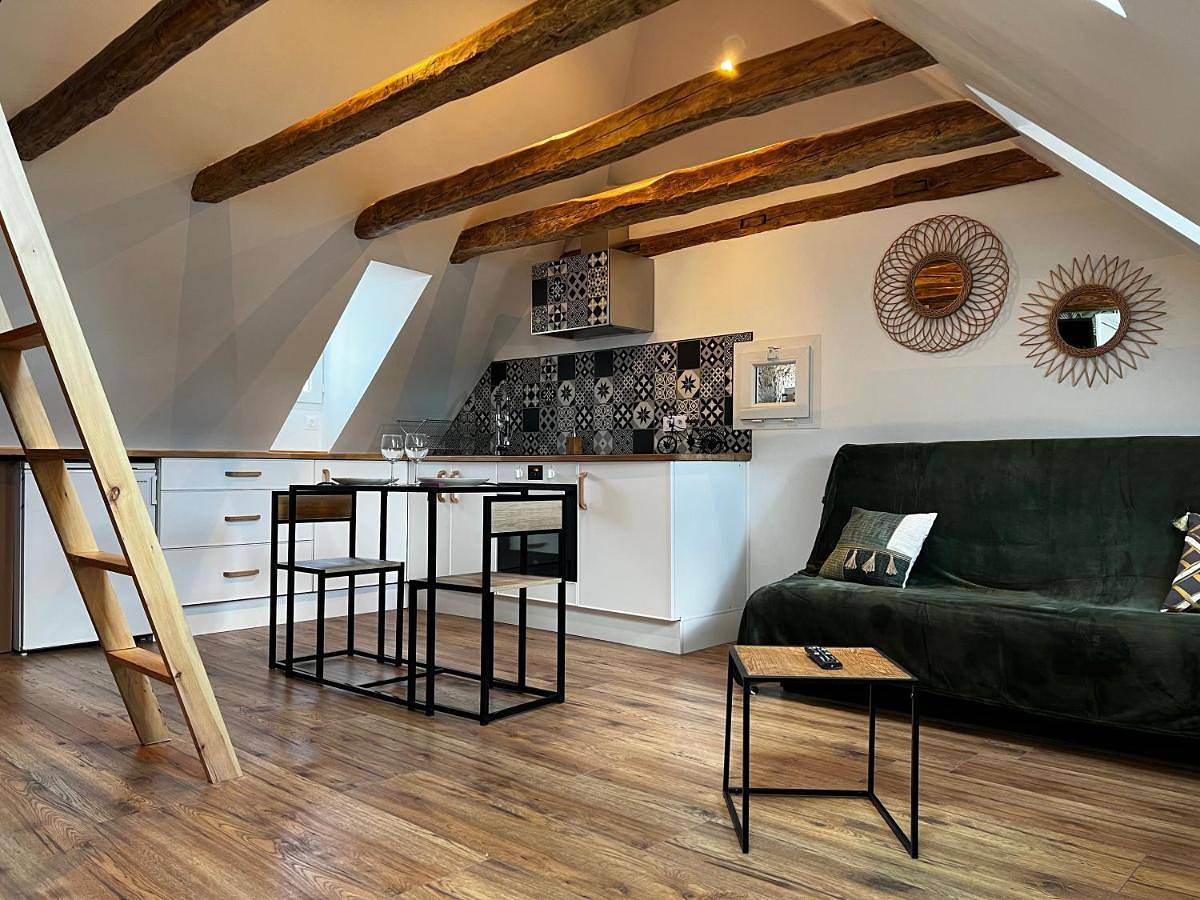 Appartement entier, One-Bedroom Apartment in Marvejols, Région de Mende
