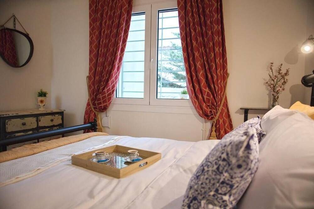 Athener Haus mit Hof in Ampelokipoi in Zentral-Athen, Athen