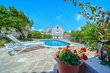 Villa for 6 People in Povlija, Selca and Sumartin, Brac, Photo 4
