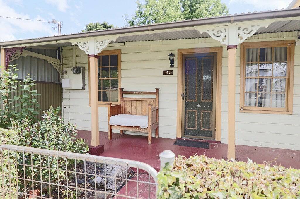 Rustic Chic 200 metres from Cbd in Bathurst, New South Wales