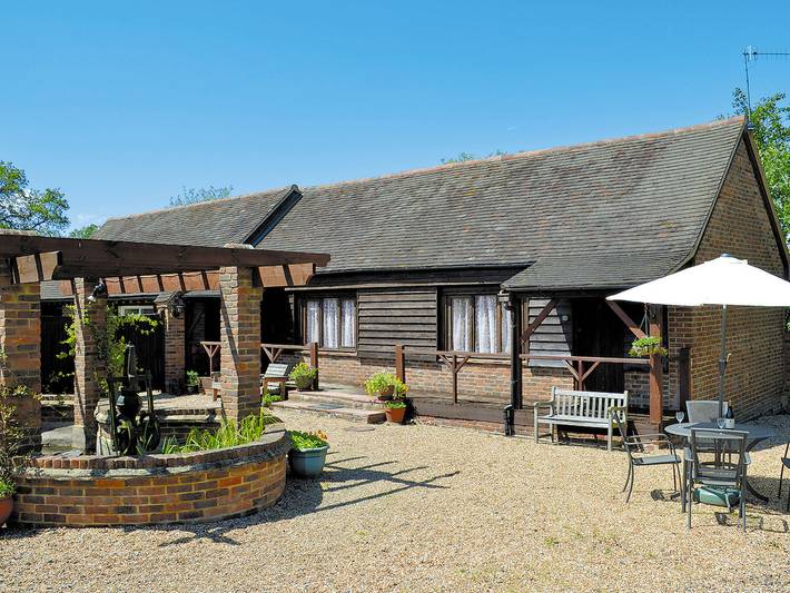 Cottage for 2 people, with garden, with pets in East Sussex