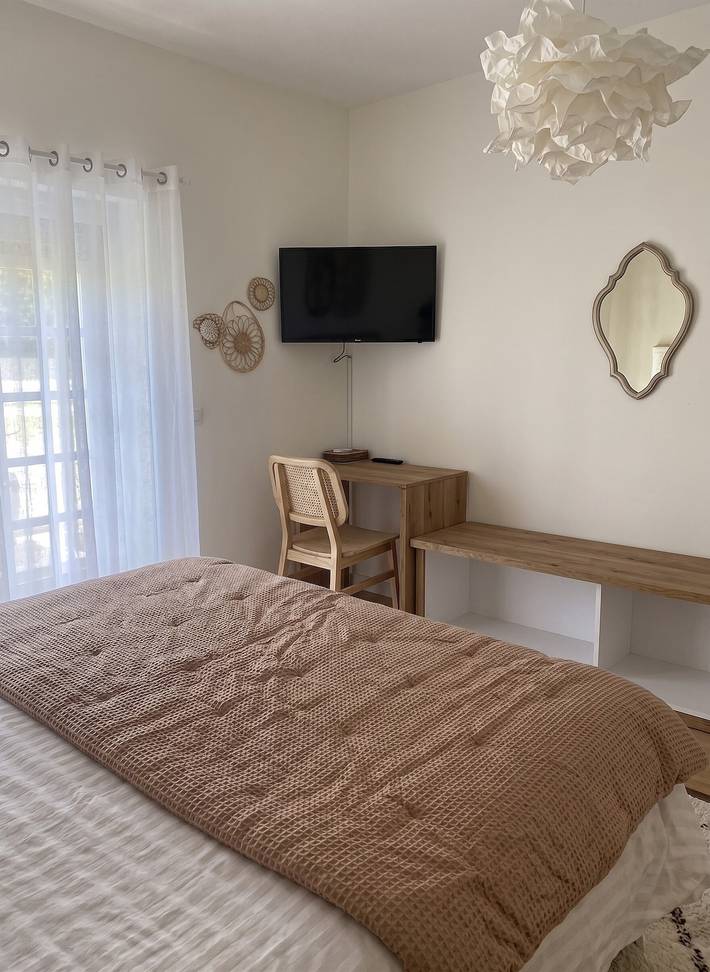 Chambres d'hôtes « Chez Le Vigneron - Pinot noir », avec Spa in Avirey-Lingey, Aube