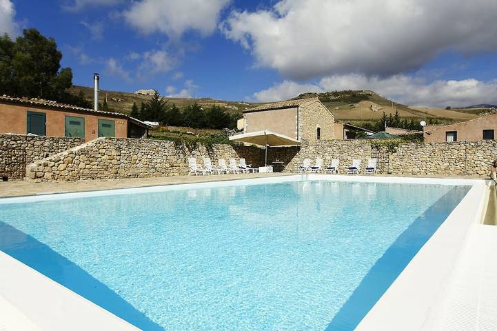 Ferienhaus für 28 Personen, mit Balkon und Garten