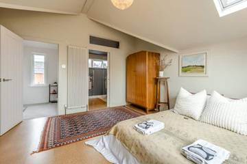 Holiday Rental for 6 People in Milford-on-Sea, New Forest National Park, Photo 2