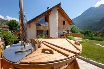 Chambre d’hôte pour 2 personnes, avec jardin et jacuzzi dans Hautes-Alpe