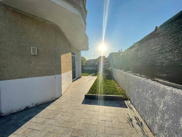 Casa vacanza per 6 persone, con Balcone e Terrazza nonché Giardino e Panorama a Fondi