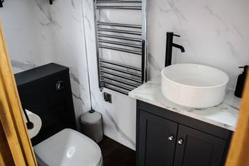 Glamping for 2 People in Powys, Wales, Photo 4