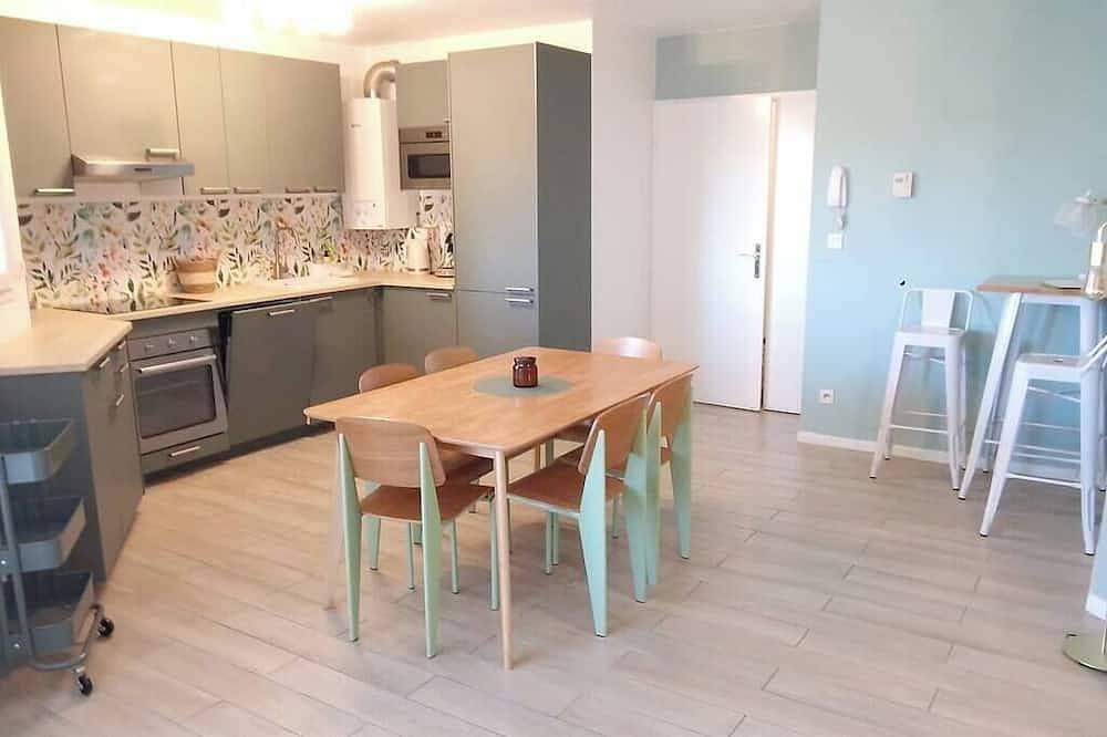 Entire apartment, Appt 8 P, parkings, Disney direct, Vallée Village in Serris, Seine-et-Marne