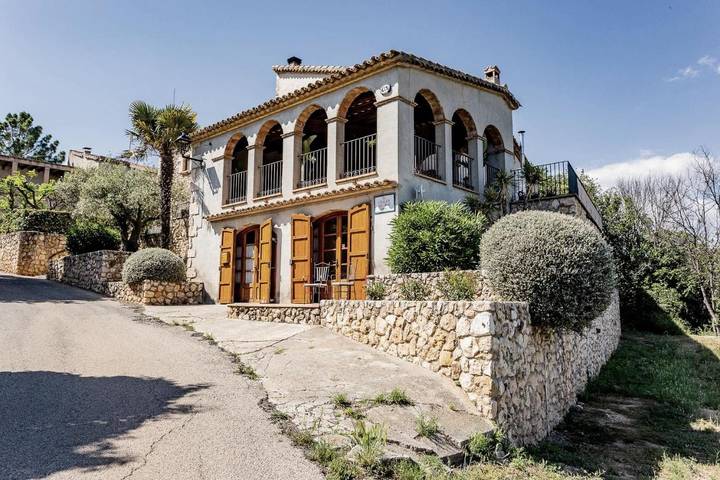 Casa rural para 12 personas, con Terraza y Jardín además de Piscina y Vistas en Castellví de la Marca