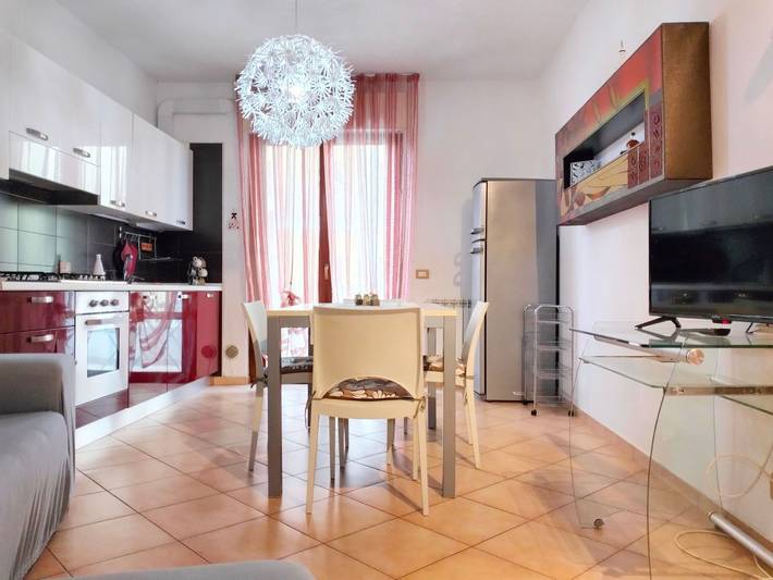 Apartamento entero, Acogedor Apartamento con Balcón y Garaje - ¡Admite Mascotas! in Tortoreto Lido, Tortoreto (Comune)