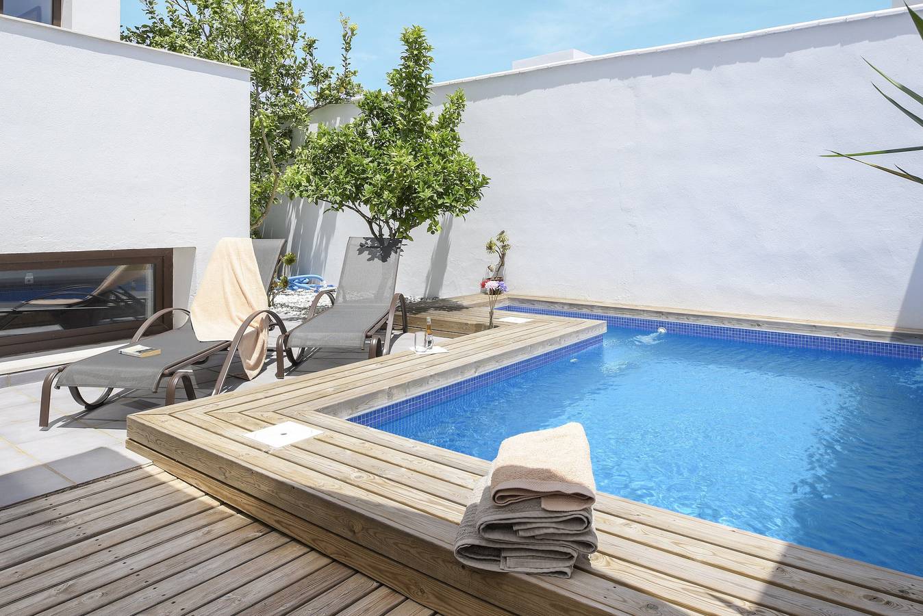 Modernes Haus in Strandnähe mit Pool, Dachterrasse, Wlan und Klimaanlage in La Fontanilla, Conil de la Frontera