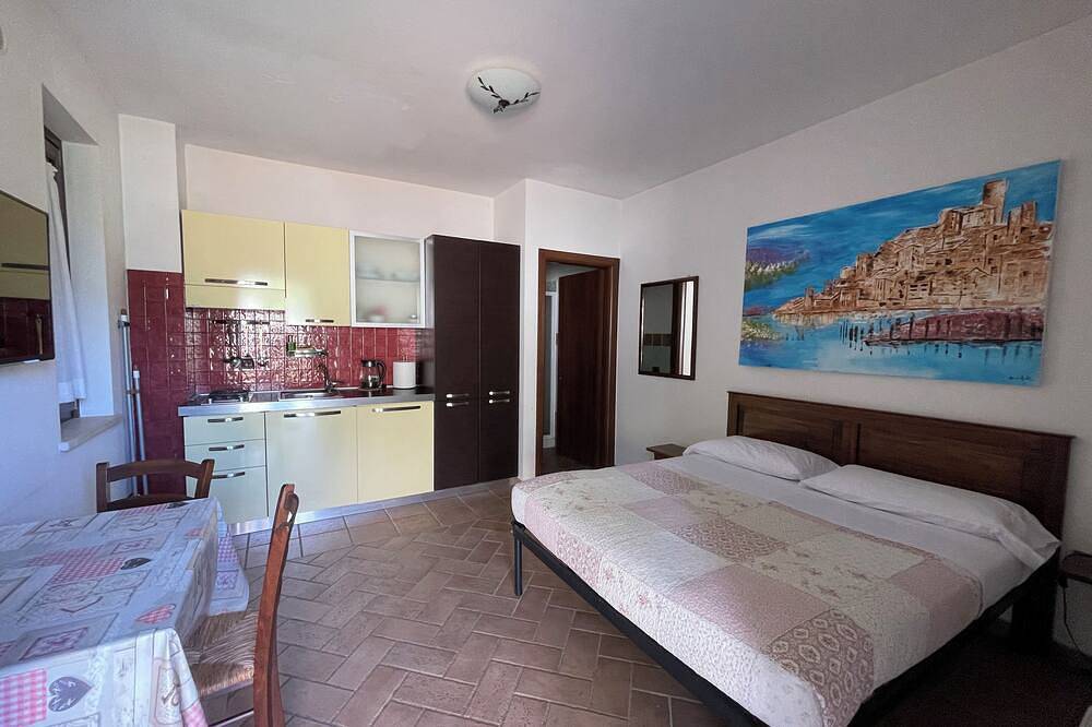 Villa with infinity pool in Terni, Valnerina