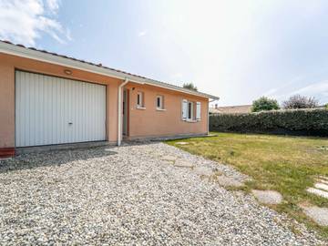 Gîte pour 6 personnes, avec terrasse, animaux acceptés à Bias