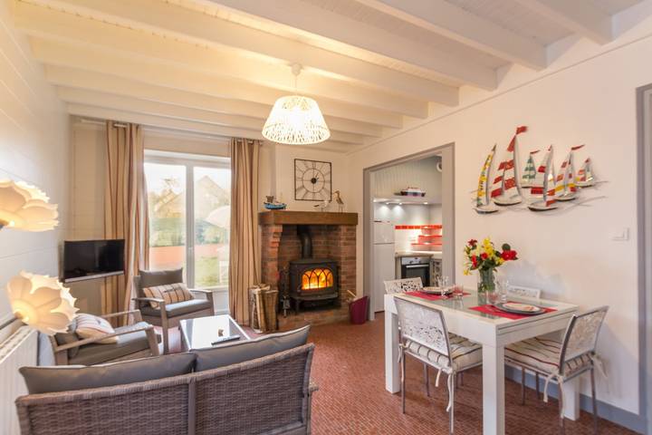 Gîte pour 4 personnes, avec jardin à Saint-Pair-sur-Mer - 2