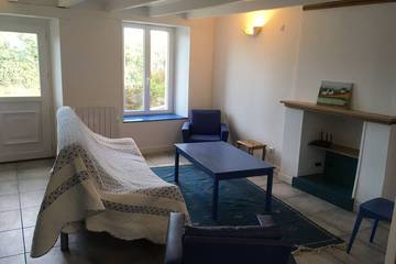 Gîte pour 4 personnes, avec jardin à Montfarville