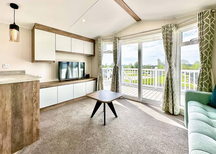 Caravan for 8 people in Mid-Wales