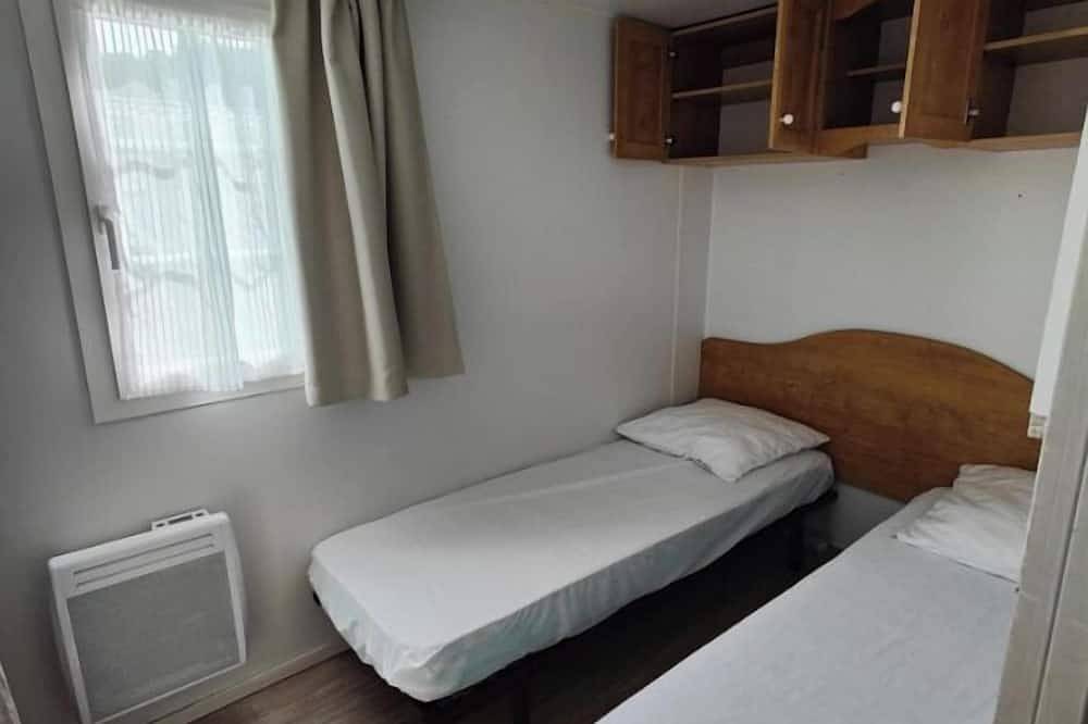 🏡 Cosy bungalow with 2 bedrooms and private garden in Louannec, Pink Granite Coast