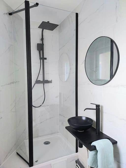 Appartement entier, One-Bedroom Apartment in Coudekerque-Branche, Région de Dunkerque