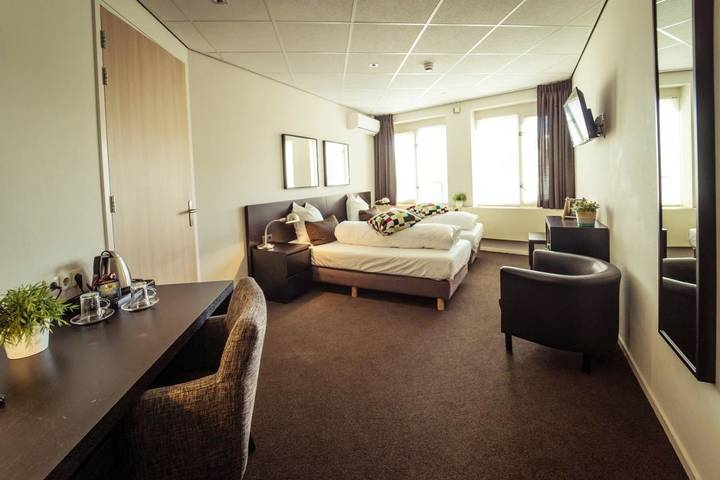 Hotel für 2 Personen, mit Terrasse in Eindhoven - 4