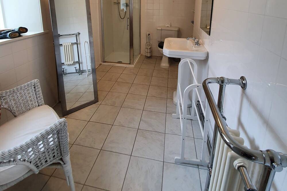 Amazing \"Outlander\" Countryside Cottage Room at 4* B&B Parkhead House in West Lothian
